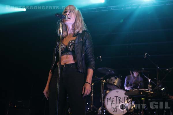 METRIC - 2018-11-08 - PARIS - Le Trianon - Emily Haines - Joules Scott-Key